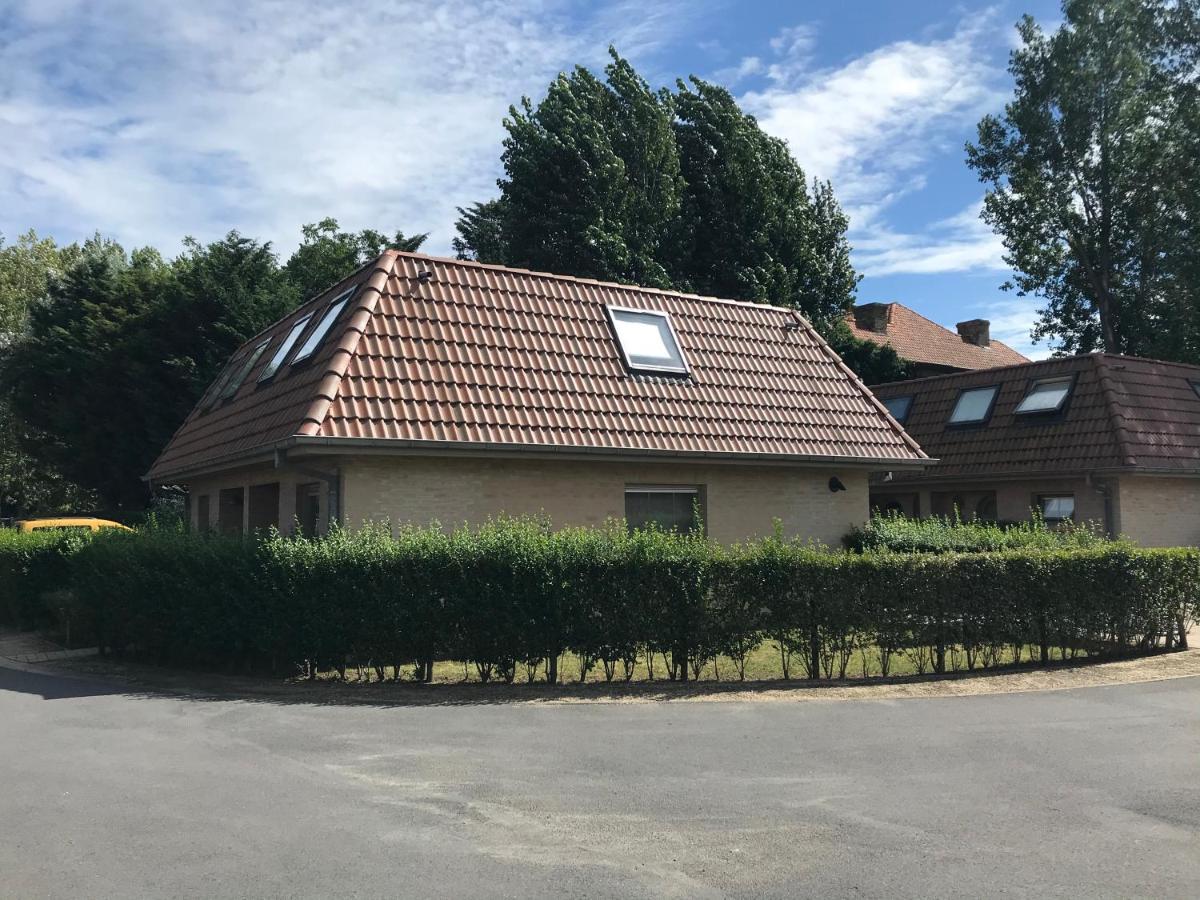 Vakantiehuisje De Panne Vlak Aan Plopsaland En De Zee Exteriör bild