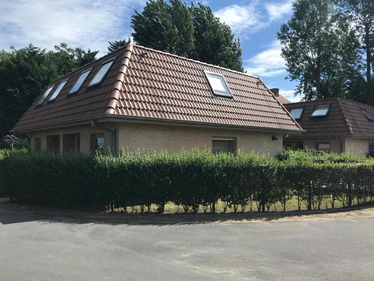 Vakantiehuisje De Panne Vlak Aan Plopsaland En De Zee Exteriör bild